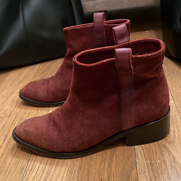 Surface To Air women’s Burgundy Booties - Picture 3 of 7